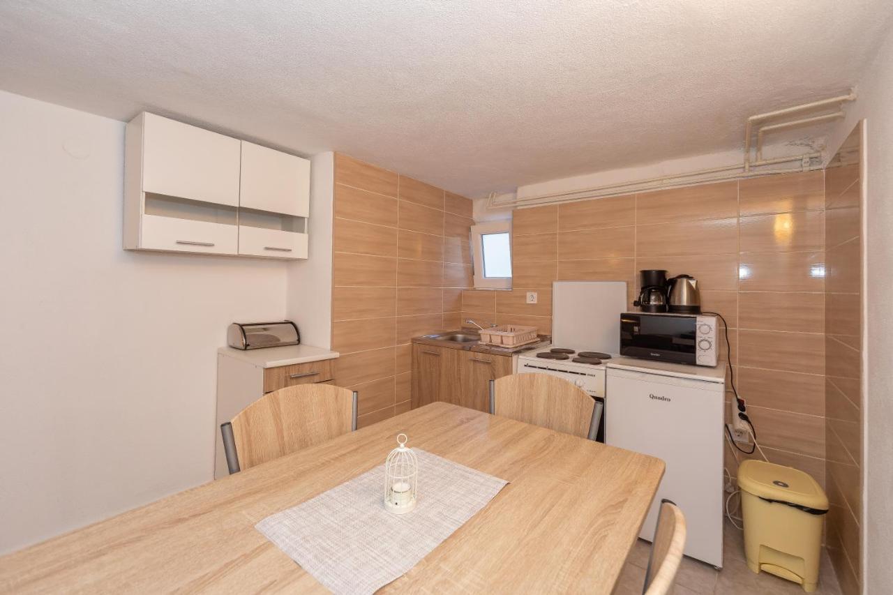 Apartmani Dada ビオグラード・ナ・モル エクステリア 写真