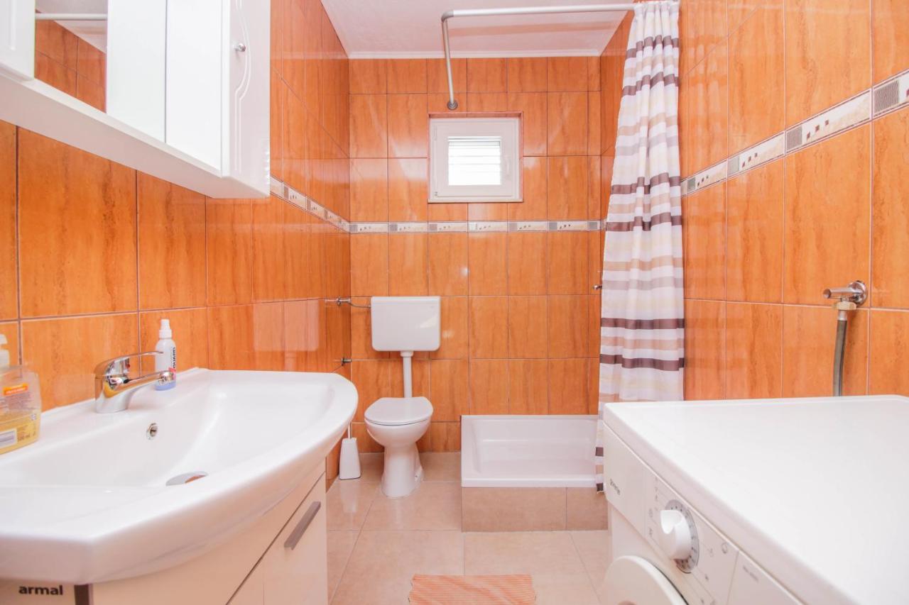 Apartmani Dada ビオグラード・ナ・モル エクステリア 写真
