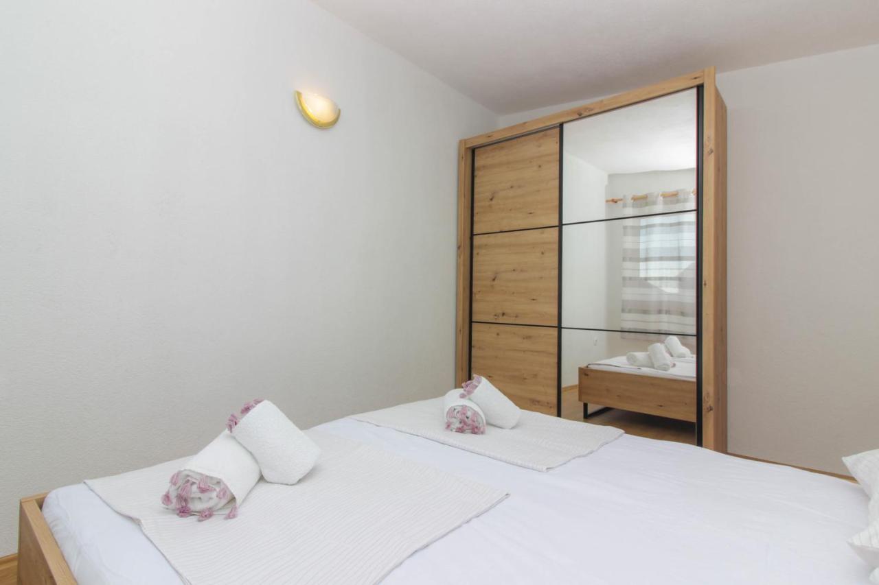 Apartmani Dada ビオグラード・ナ・モル エクステリア 写真